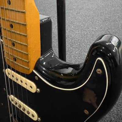 Fender Stratocaster MIM 2018 with mods image 5