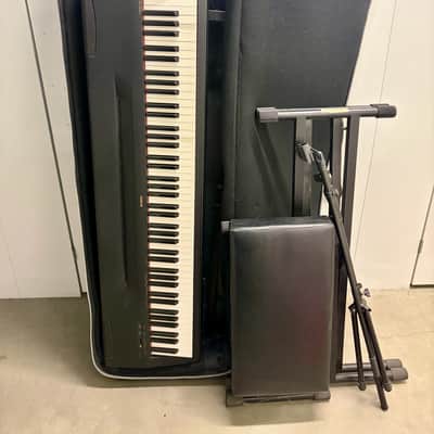 Yamaha P 60 mid 2001-2010 - Black image 1