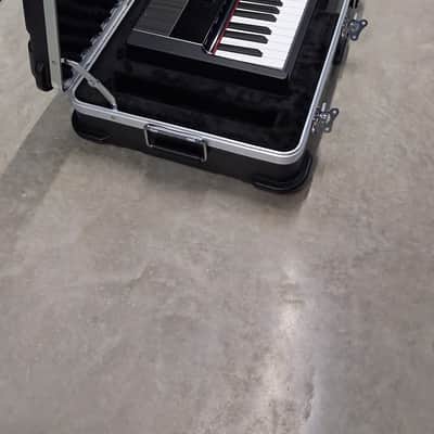 Korg Grandstage 88 + Flightcase + Support image 2