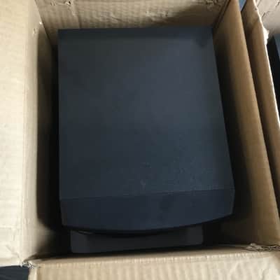 JBL 305P MkII 2-Way 5" Active Nearfield Studio Monitors (Pair) - Black image 2