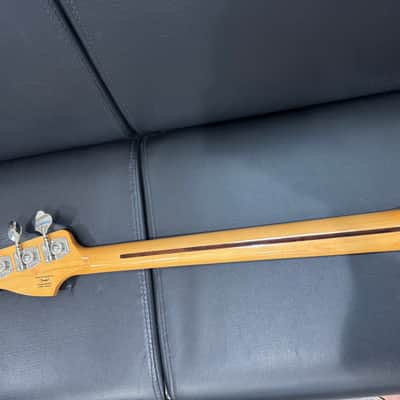 Fender Squier Classic Vibe Precision - Maple Neck image 6
