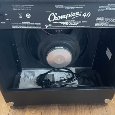 Fender Champion 40 Guitar Amplifier Combo with Effects image 4