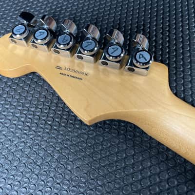 Fender Player II Modified Stratocaster, Maple Fingerboard, Sunshine Yellow image 7