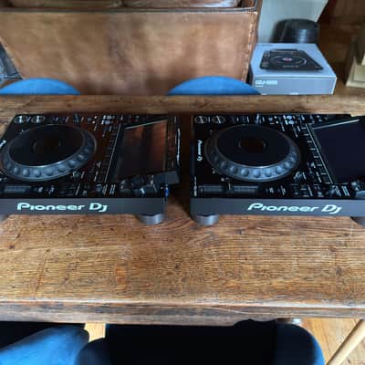 Pioneer CDJ-3000 (Pair) - Excellent condition, boxed image 8