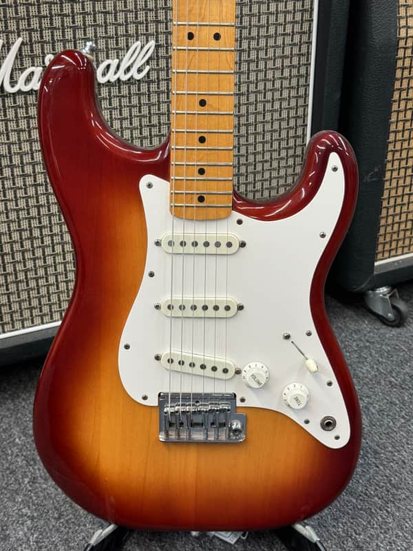 Fender Standard Stratocaster with Maple Fretboard 1983 - Sienna Sunburst