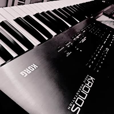 MUST SEE!!! KORG KRONOS 61 FULLY INSPECTED/SERVICED AND IN AMAZING CONDITION! image 21