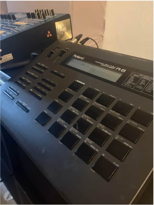 Roland R-8 Human Rhythm Composer