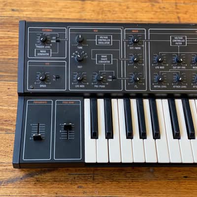 YAMAHA CS-10 Analogue Monophonic Synthesizer image 2