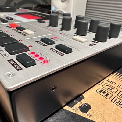 Elektron Machinedrum SPS-1UW+ MKII 2010s - Silver image 4