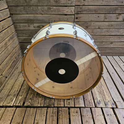Immagine Marching 28" Bass Drum Vintage Beverley, White Legs Installed USED! RKEDR220726 - 4