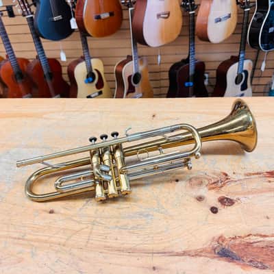 Getzen 300 Series Bb Trumpet w/Case image 2