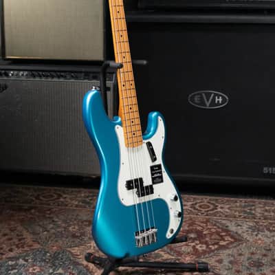 Fender Vintera III Late '60s Precision Bass - Lake Placid Blue with Gig Bag image 13