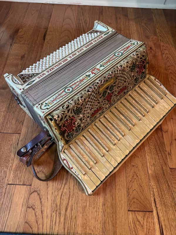 Patti Bros Milwaukee Wisc. Accordion Vintage Sold AS IS Project image 1