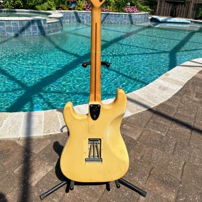 1975 Fender Stratocaster with 3-Bolt Neck - Olympic White image 3