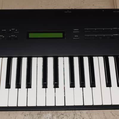 Roland U-20 61-Key RS-PCM Synthesizer 1989 - 1992 - Black
