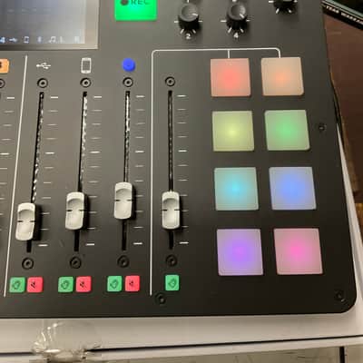 RODE The Complete Podcaster Recording Bundle image 6