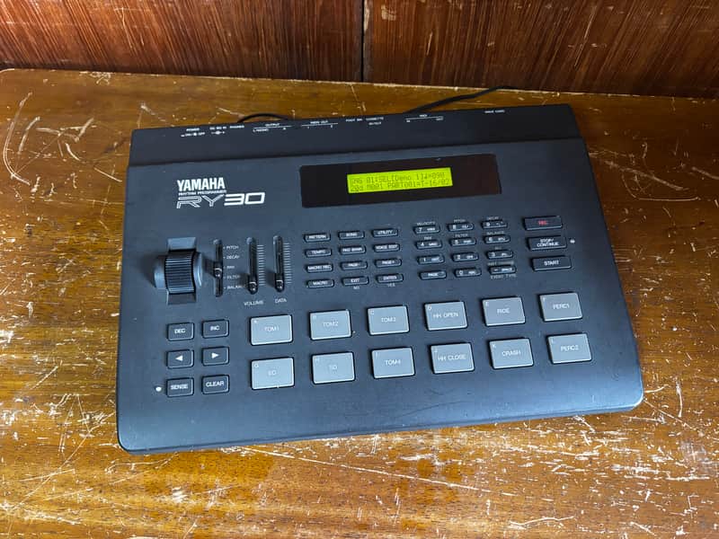 Yamaha RY30 RHYTHM PROGRAMMER Drum Machine w/ power supply New Internal Battery image 1