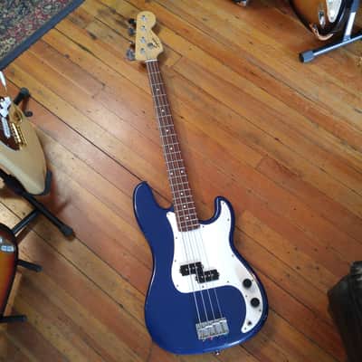Squier Affinity Precision Bass Blue image 2