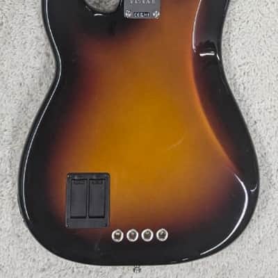 Mint Fender American Ultra II Precision Bass®, Maple Fingerboard, Ultraburst +HS Case image 2