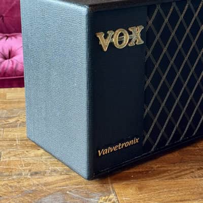 Vox Valvetronix VT20X Guitar Amplifier image 5