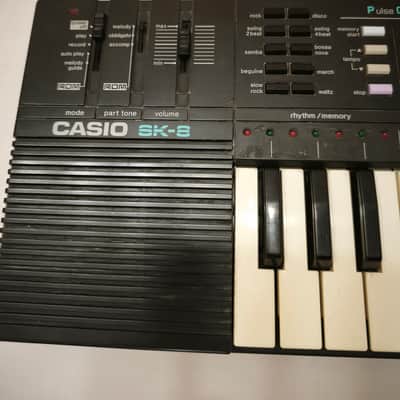Casio SK-8 32-Key Sampling KCasio SK-8 PCM Sampling Keyboard (1988) + ROM Pack 554 + Power Supplyeyboard 1980s - Black image 3
