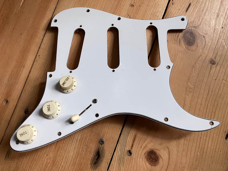 Fender Stratocaster Guitar Part Loaded Scratchplate SSS 1998 Mexico MIM image 1