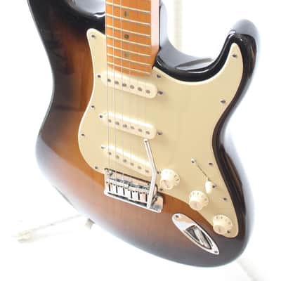 2005 Fender Stratocaster American Deluxe sunburst image 3