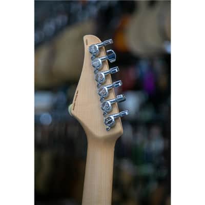 SUHR Classic S Antique HSS Maple Vintage yellow image 6
