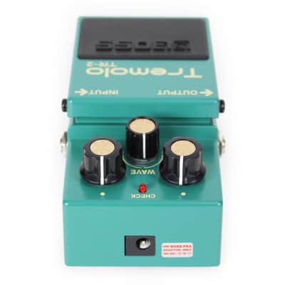Boss TR-2 Tremolo Guitar Effects Pedal - Green image 3