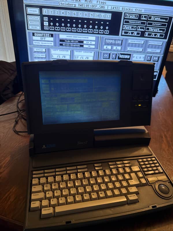 Atari stacy 1989 image 1