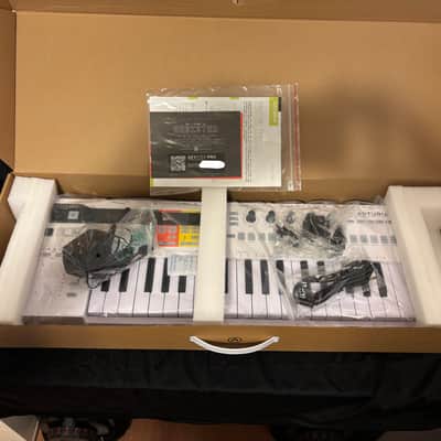 Arturia KeyStep Pro 37-Key MIDI Controller 2020 - Present - White image 6