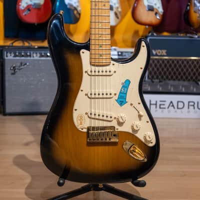 Fender - "50th Anniversary Strat DLX " w/Original Tweed HD Case & Candy - (2004) - USED image 2