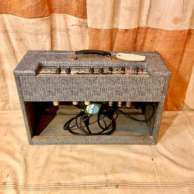 Supro-Valco Model 24 1966 - Grey image 7