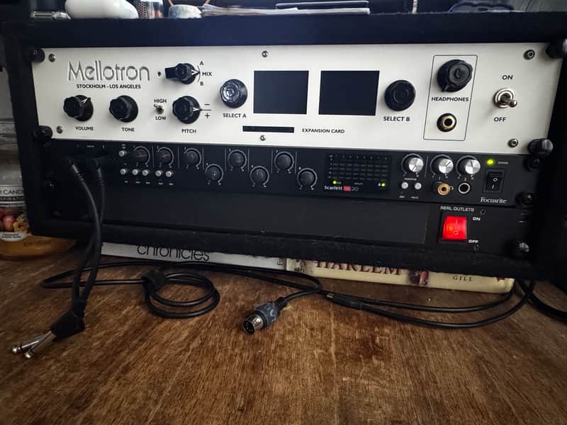 Mellotron M4000D Rack 2016 - Present - White image 1