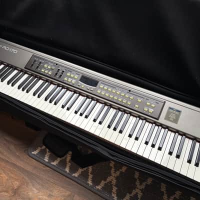 Roland RD-170 88-Key Digital Piano 2003 - 2006 - Silver