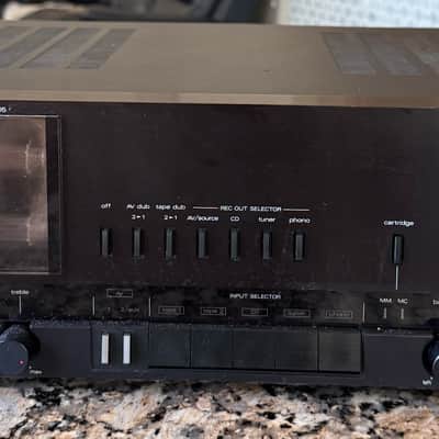 Luxman LV105 Hybrid (tube preamp, transistor final stage) Integrated amp image 1