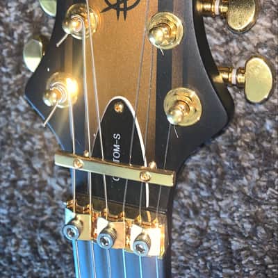 Schecter Synyster Gates Signature Synyster Custom-S Sustainiac with Schecter Humbucker 2018 - Present - Satin Gold Burst image 2