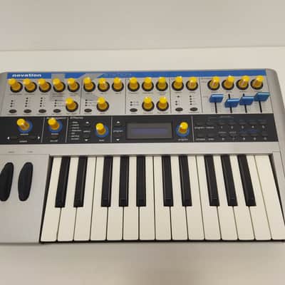 Novation K Station - 25-Key 8-Voice Virtual-Analog Synthesizer