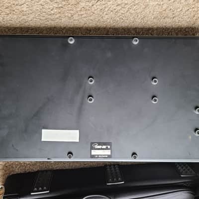 Line 6 POD xt Live Multi-Effect and Amp Modeler with Version 3 firmware and gig bag image 6