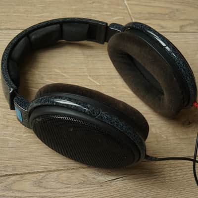 Sennheiser HD 600 Professional Headphones 2010s - Black image 1