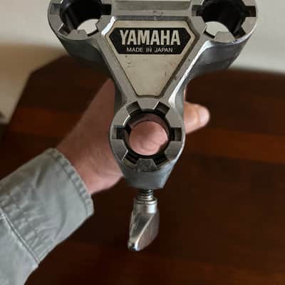 Yamaha Three hole receiver - Chrome image 1