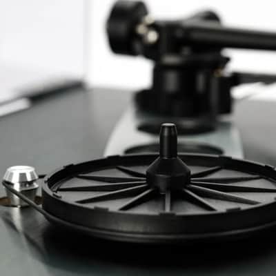 Rega P3 RS Edition Audiophile Turntable w/ ND5 cart, NEO II TTPSU lo hr demo full warranty 2026 - blk/silver image 5