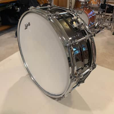 Ludwig LU6514C Universal Brass 5.5x14" Snare Drum with Triple Flange Hoops 2022 - Present - Black Nickel over Brass with Chrome Hardware image 2