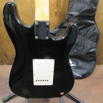Fender Squier Stratocaster Standard Series Lefty - Black With Gig Bag image 5