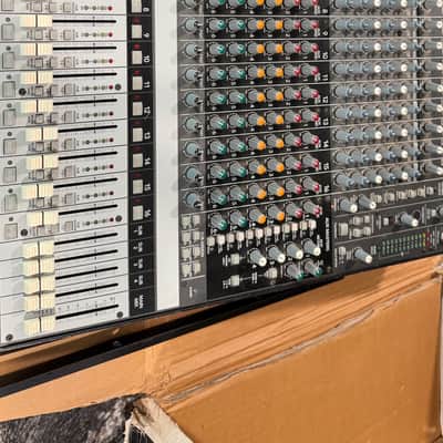 Mackie Onyx 1640 16-Channel Analog Mixer 2003 - 2009 - Black image 1