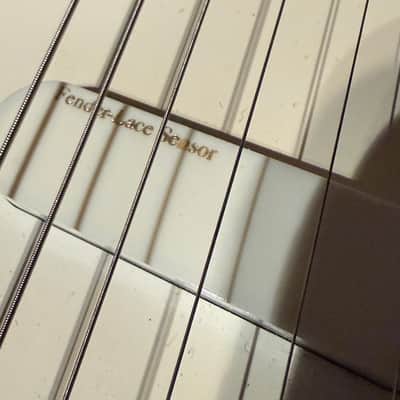 Vintage 1988 Fender Deluxe American Stratocaster 1988 w/ Fender-Lace Sensor Pickups image 3