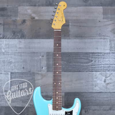 Mint Fender Vintera  III Early 60s Stratocaster - Seafoam Green with Gigbag image 4