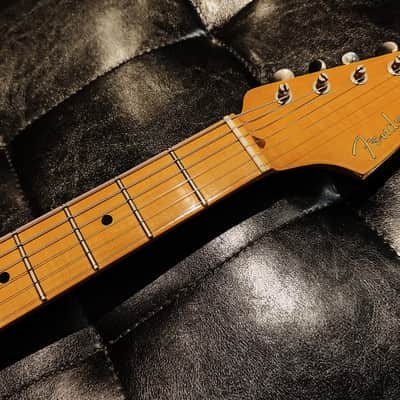 Fender Eric Johnson Stratocaster with Maple Fretboard - 2-Color Sunburst image 4