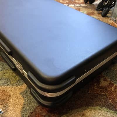 Road Runner RRMEG ABS Molded Electric Guitar Hardshell Case Black / Grey image 3