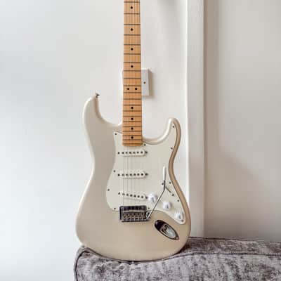 Electric Guitar Fender American Standard 2008 - Blizzard Pearl Maple Neck image 8